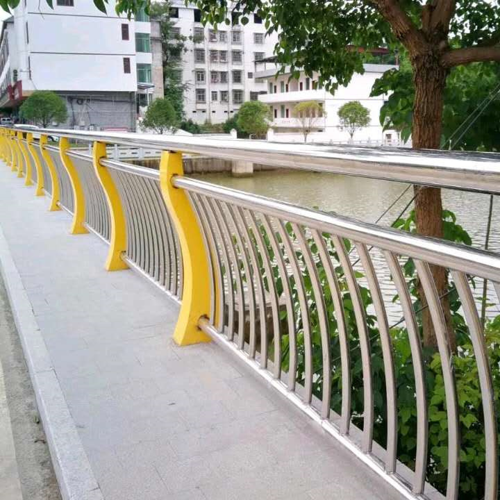 护栏,道路隔离栏工厂直销