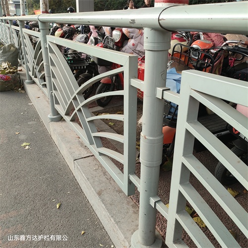 桥梁防撞梁护栏桥梁河道道路护栏桥梁防撞护栏挂板