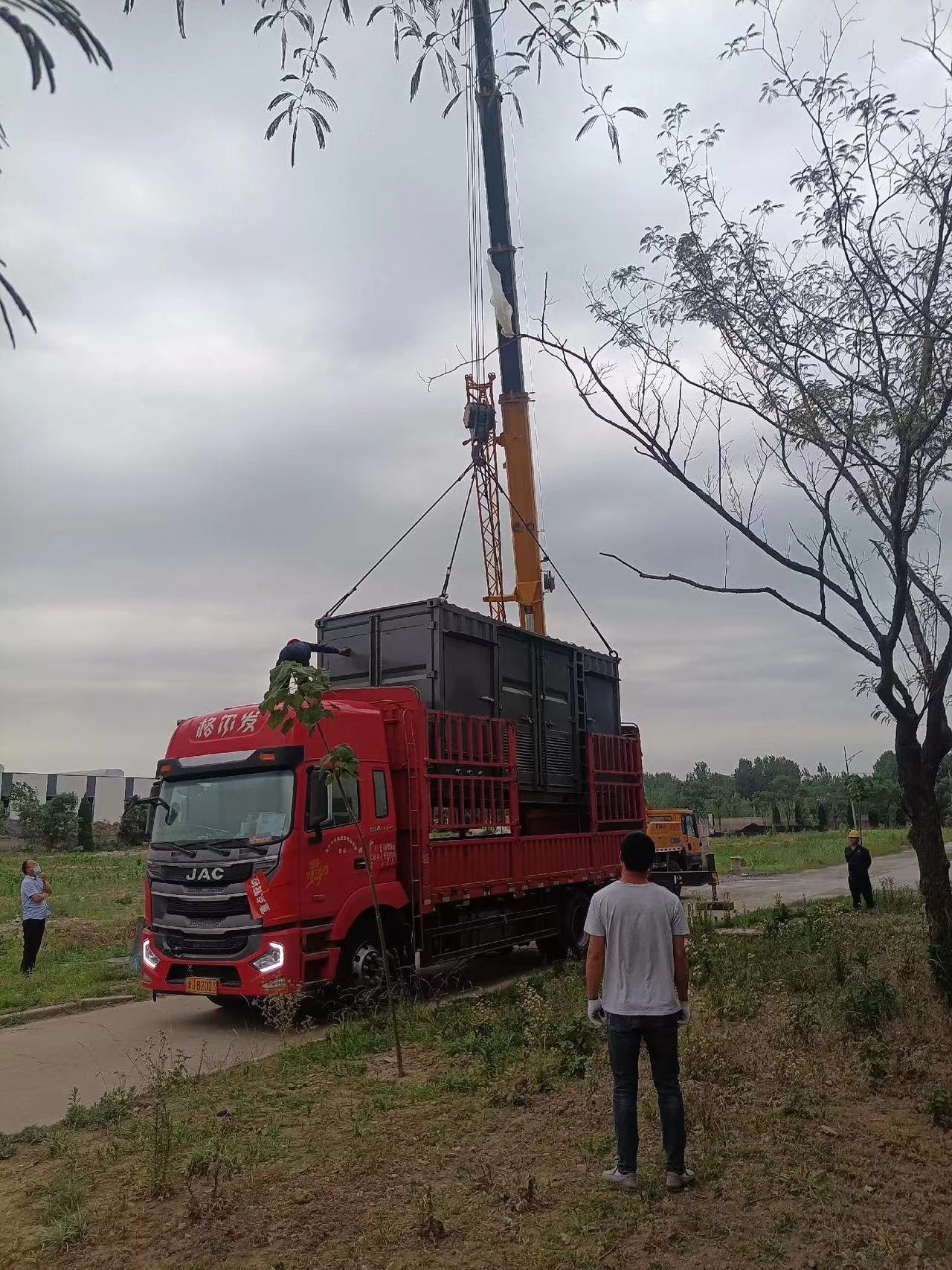 停电缺电限电找发电机（应急发电车出租）配送柴油