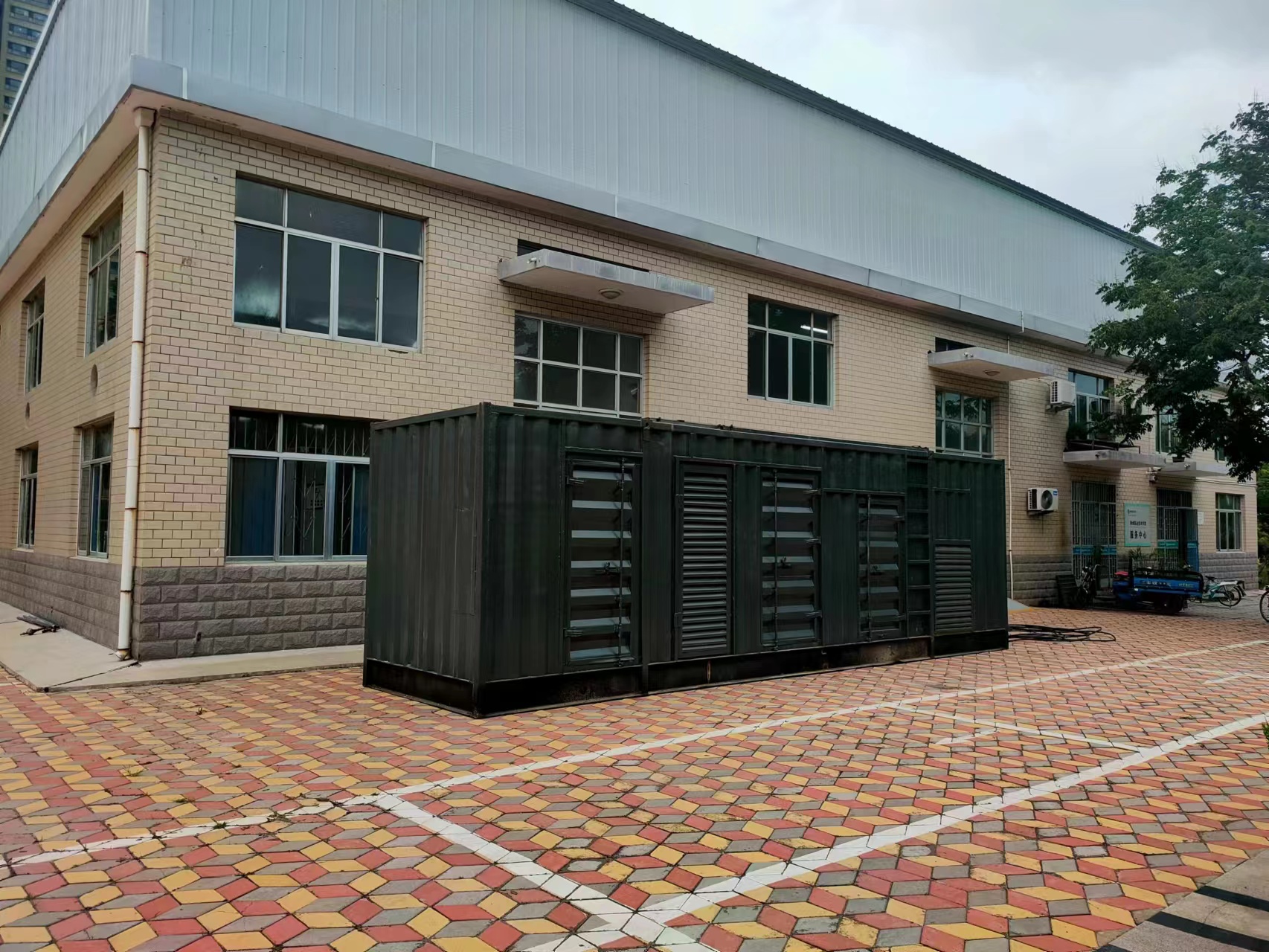 专业发电机出租（本地租赁公司）50KW-3000KW进口发电机组资质齐全